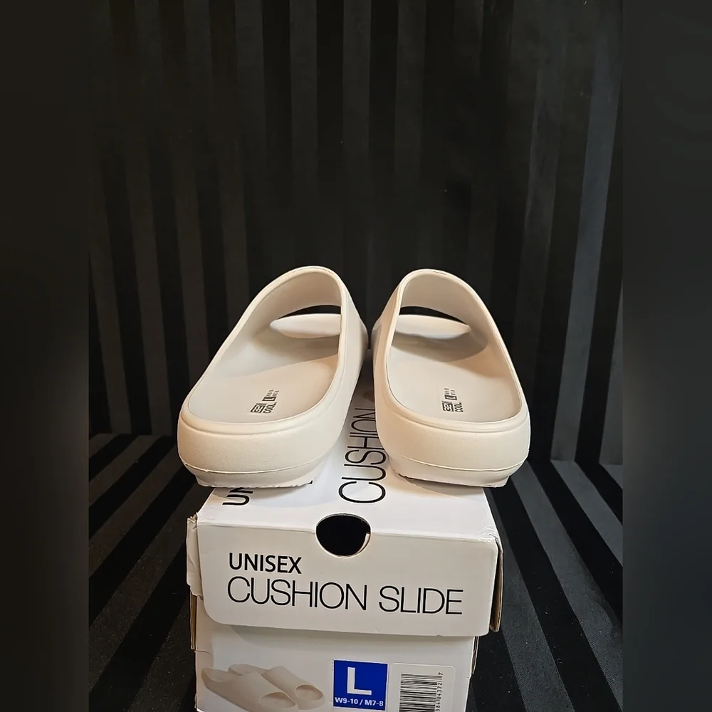 XS Or Large 32° Cool Cushion Slides White Easy Clean EVA Shower Shoes - Picture 7 of 11